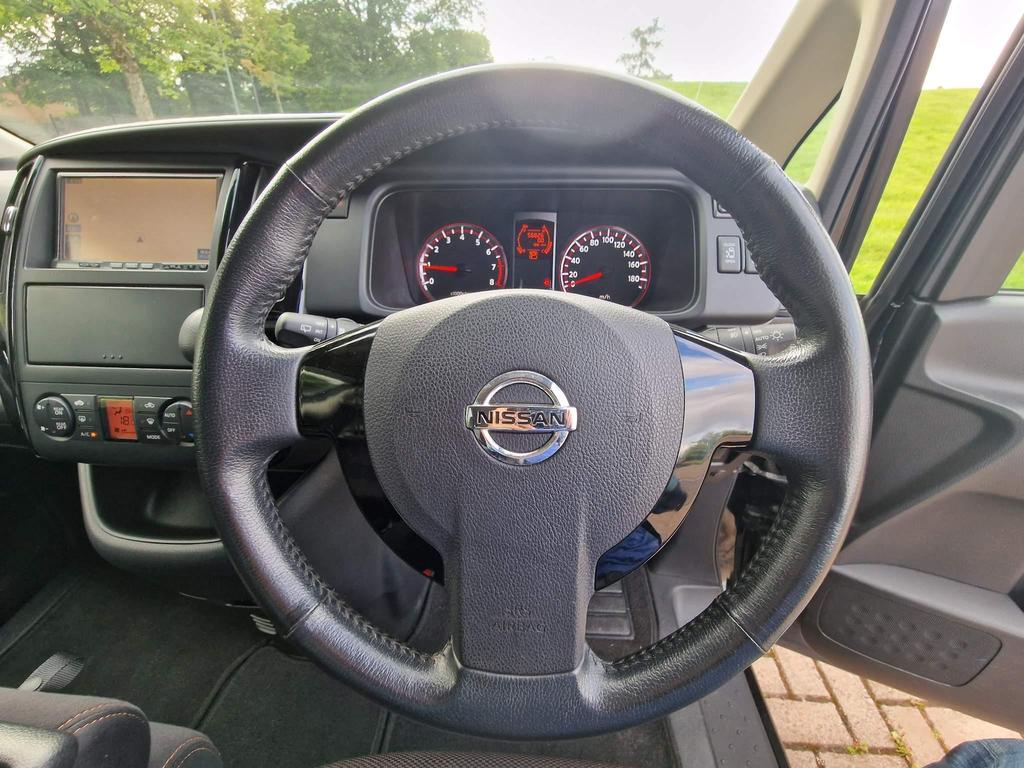 2010 Nissan Serena Automatic 8 Seater