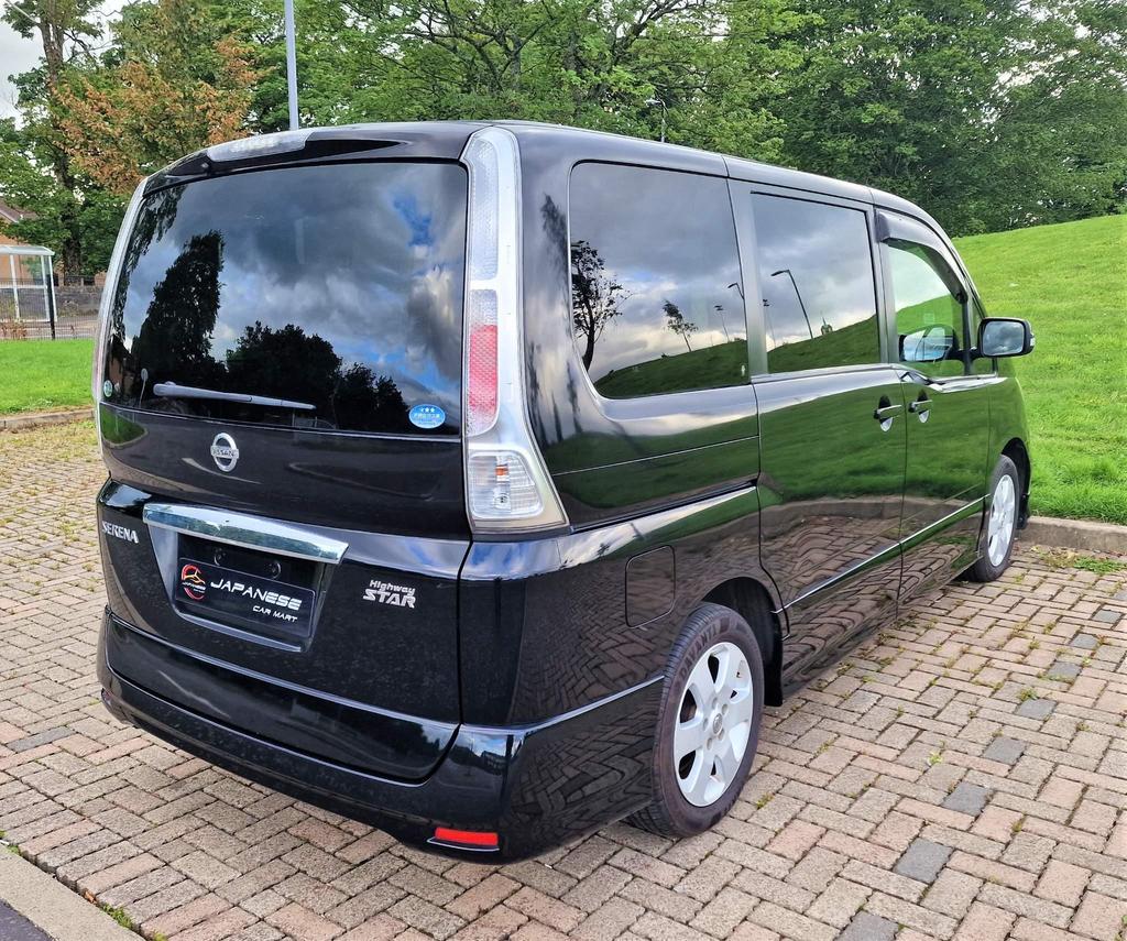 2010 Nissan Serena Automatic 8 Seater