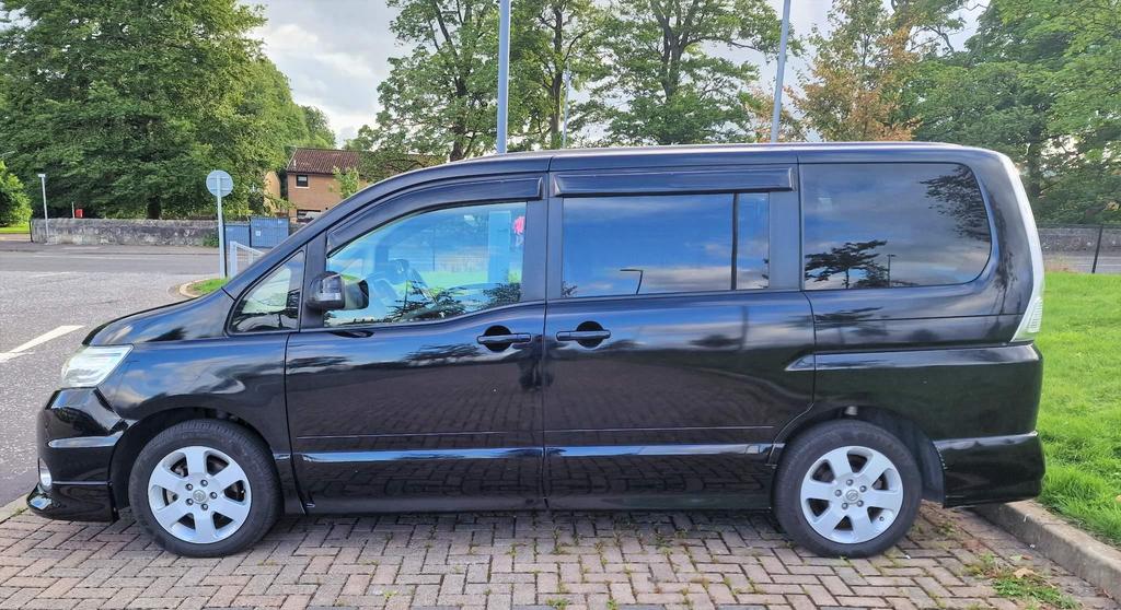 2010 Nissan Serena Automatic 8 Seater