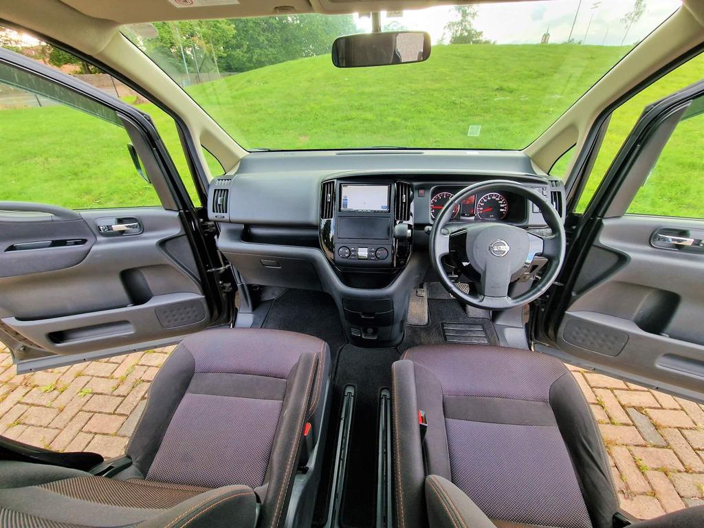 2010 Nissan Serena Automatic 8 Seater