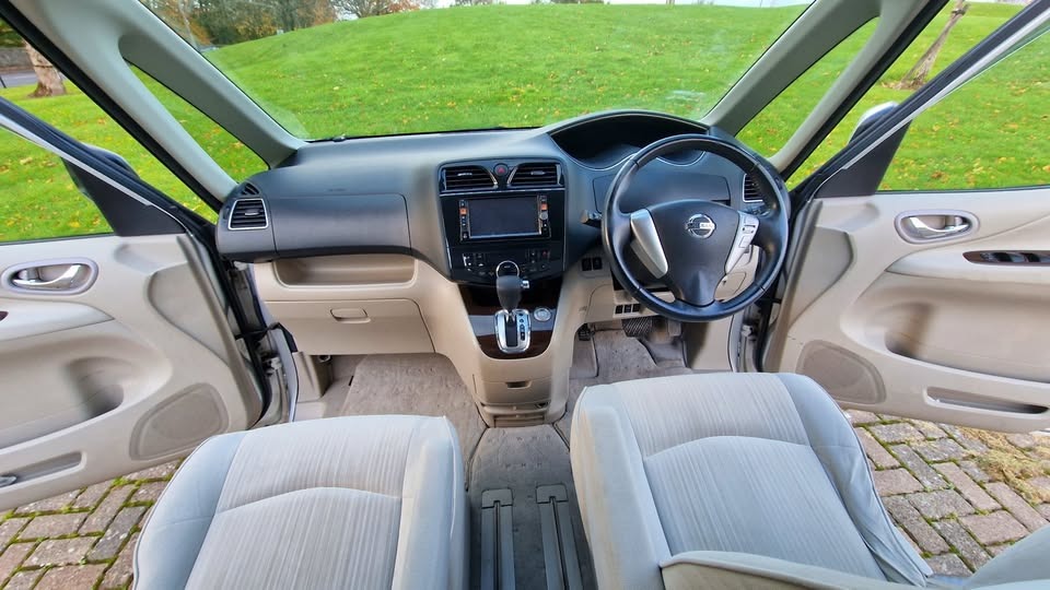 2012 Nissan serena