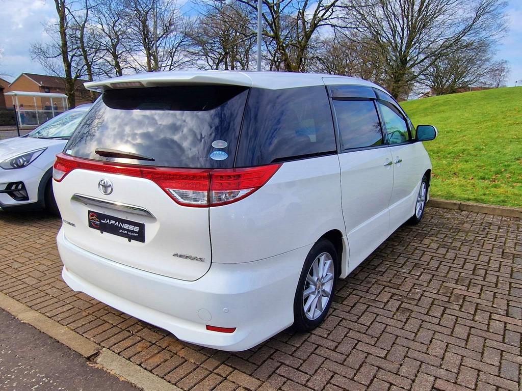 Toyota Estima 2012