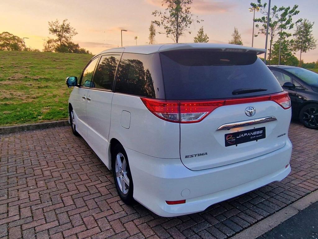 Toyota Estima 2010