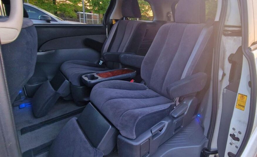 Toyota Estima 2010