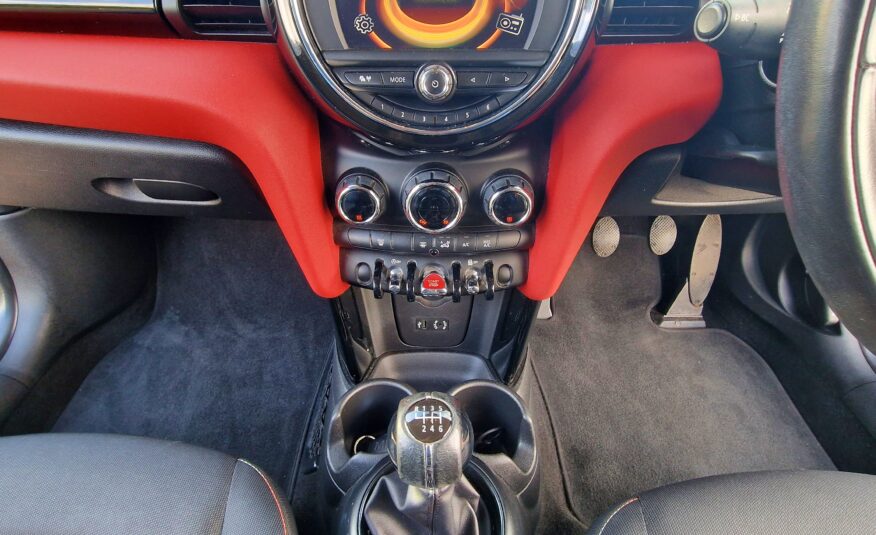2016 MINI HATCHBACK 1.5 Cooper 3dr