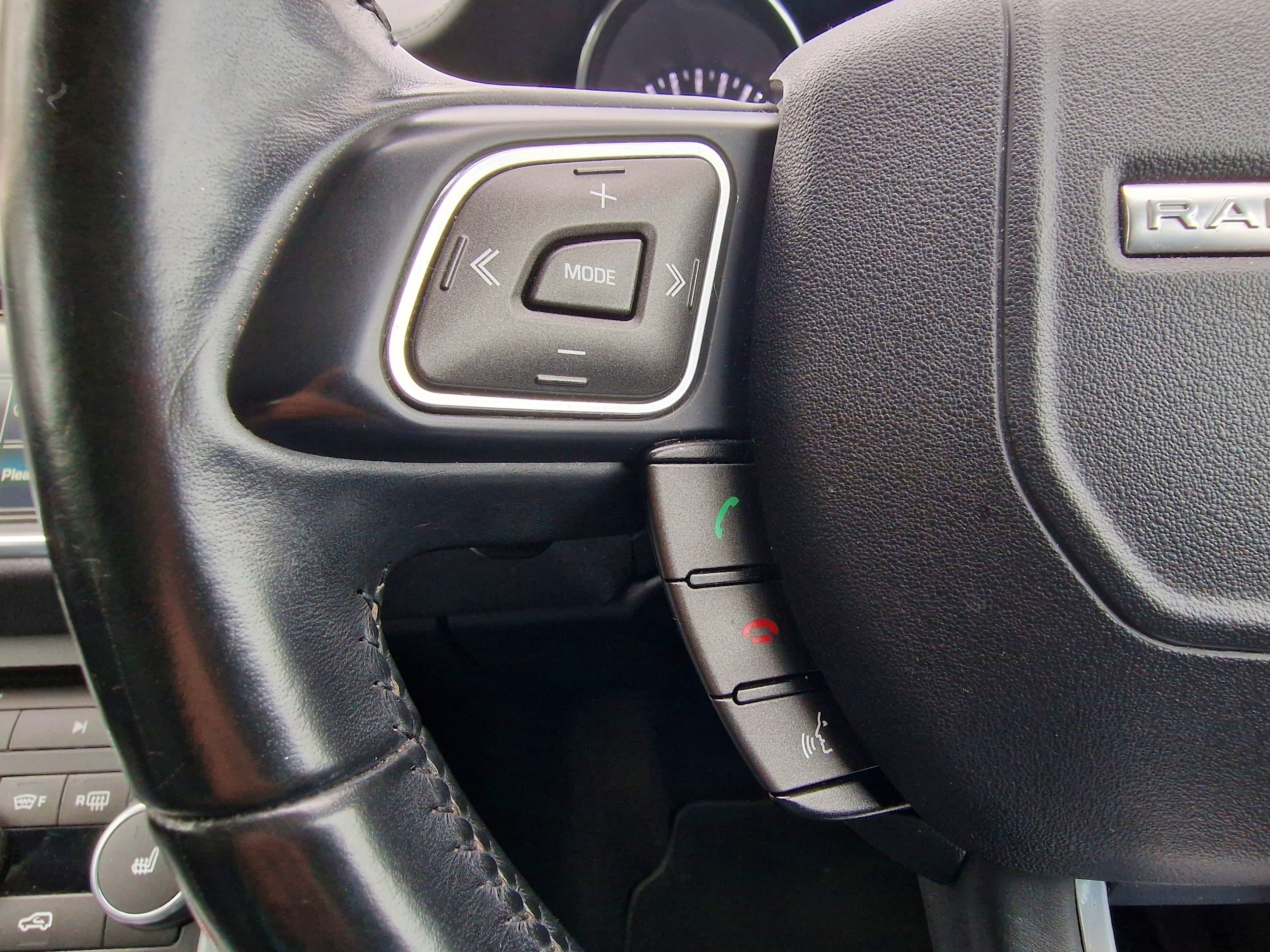 2015 Land Rover Range Rover Evoque thumbnail 23