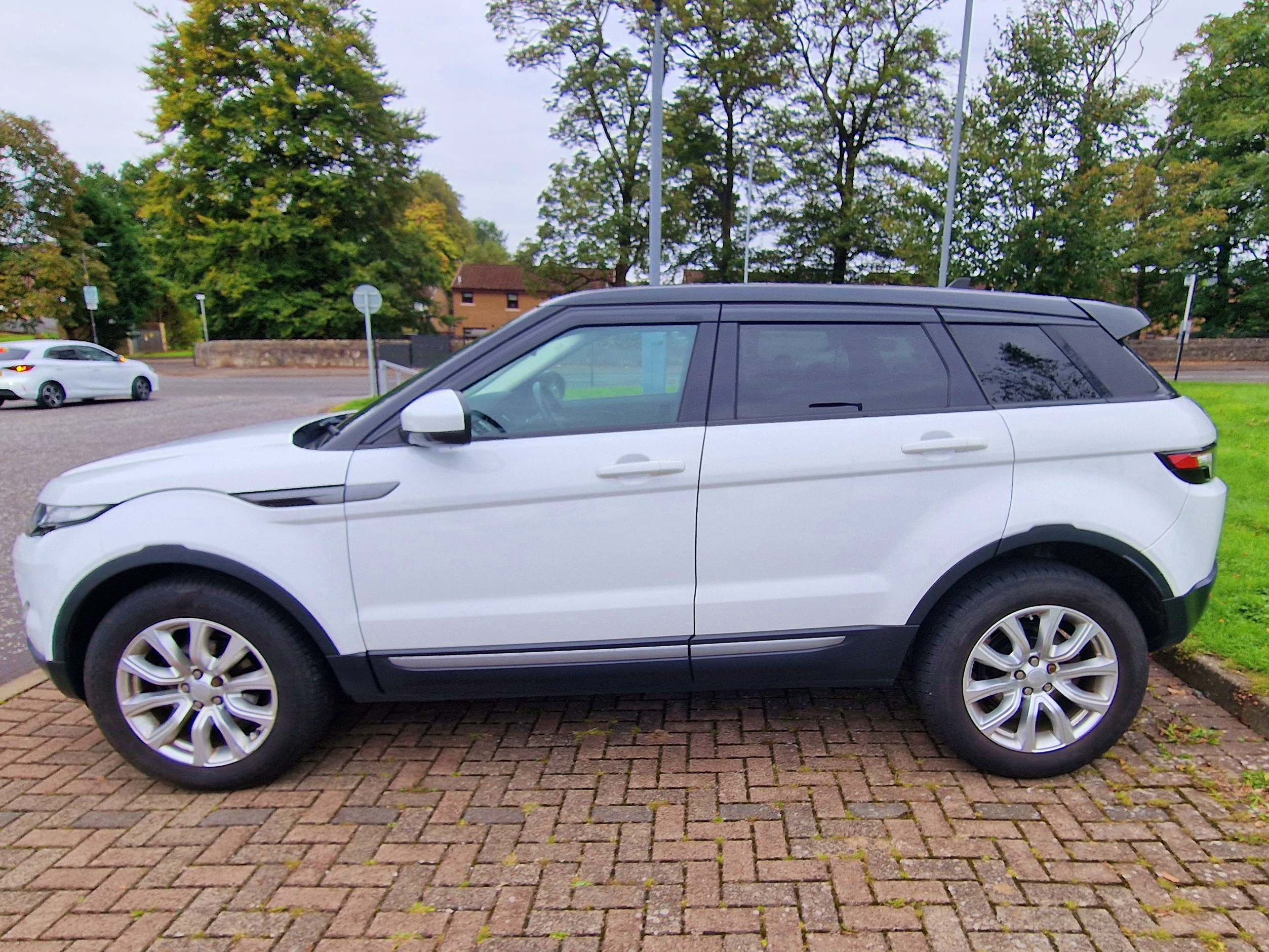LAND ROVER RANGE ROVER EVOQUE 2.2 SD4 Pure 5dr Auto