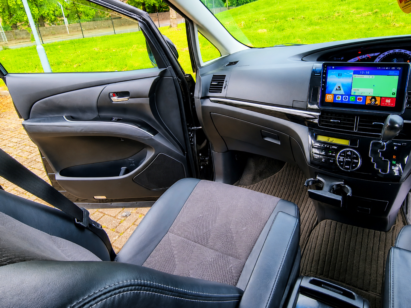 2013 Toyota Estima Automatic