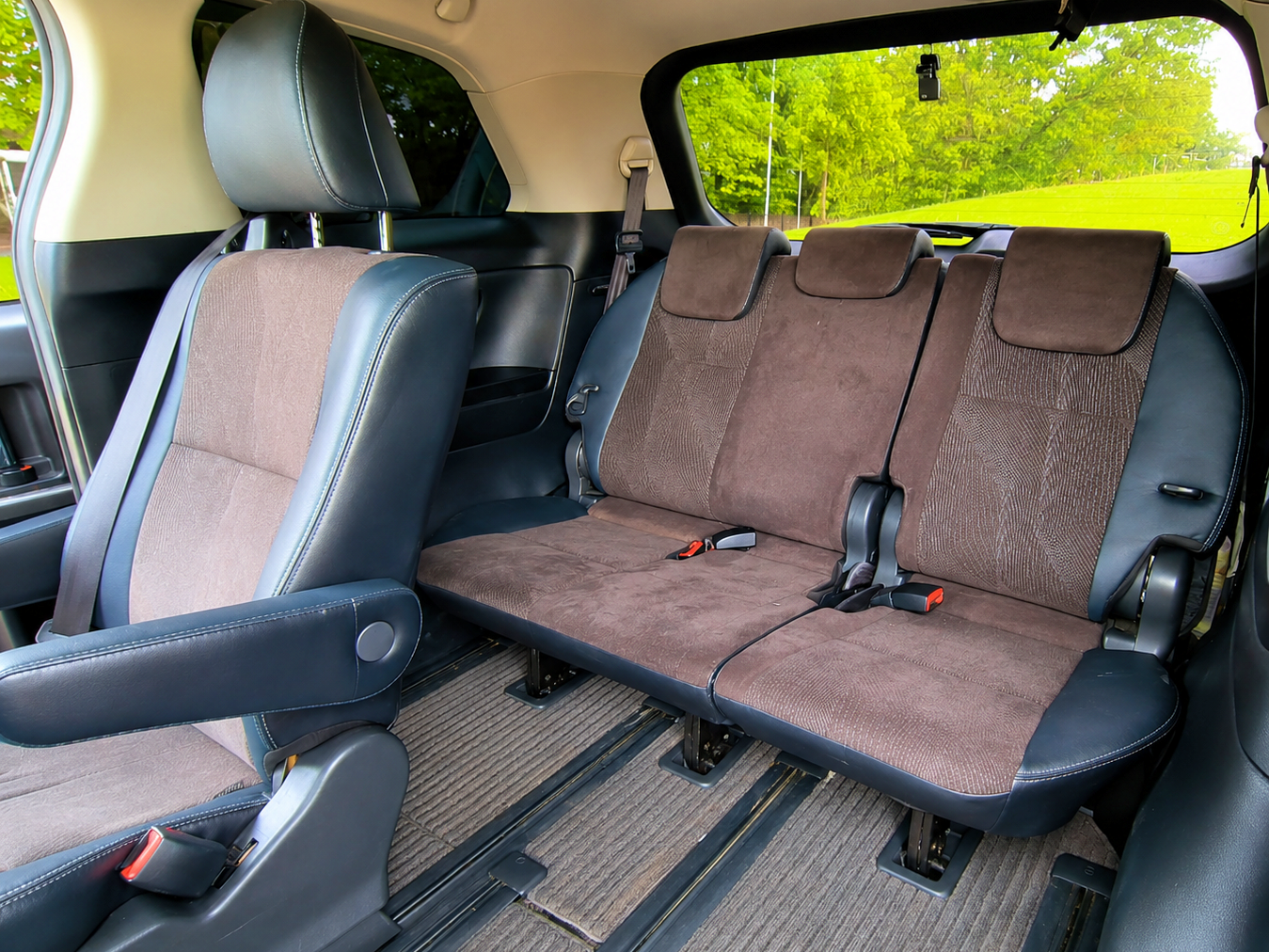 2013 Toyota Estima Automatic