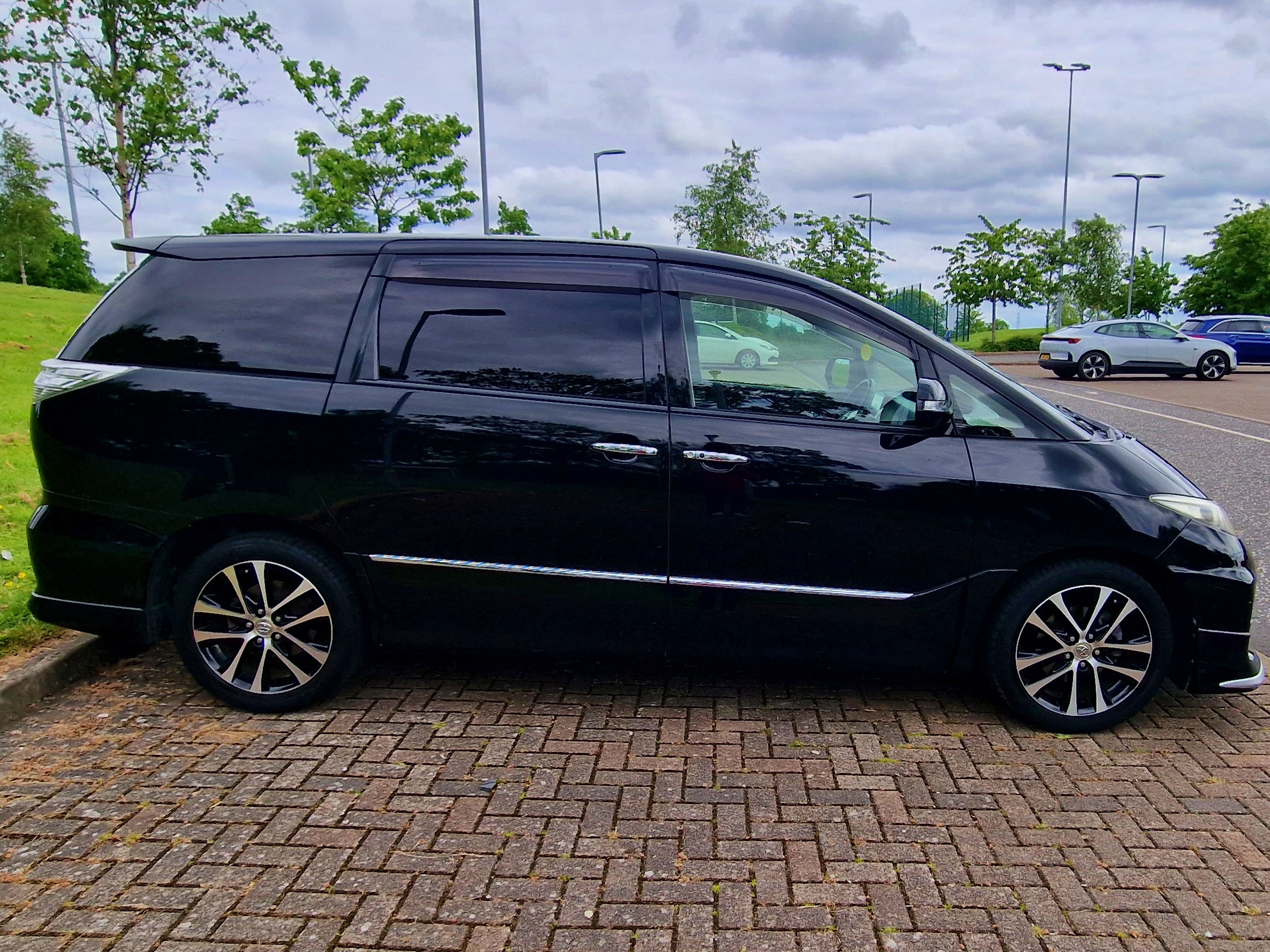 2013 Toyota Estima Automatic